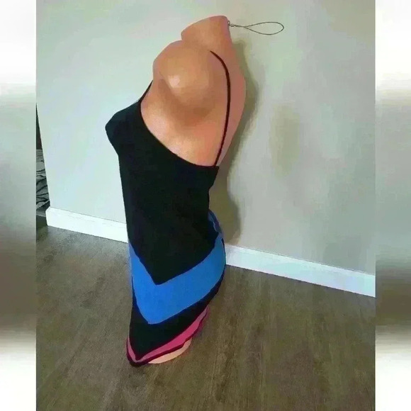 Forever 21 Color block Black Vneckline Tank Top Size Small - Picture 2 of 5